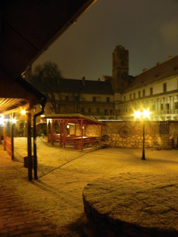 Zamecky Penzion Rotunda Břeclav Εξωτερικό φωτογραφία
